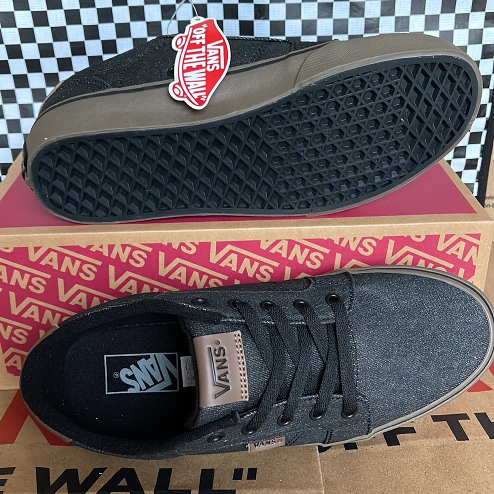 Vans Men’s Bishop
(Waxed Denim) Black/Gum
VN000NLUAKS
Sneakers - Picture 4 of 16